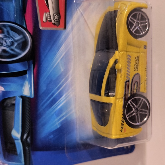 D1 Hot Wheels Tooned 2005 Corvette with shipping protector - Picture 2 of 3